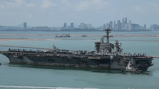 Nosač aviona USS Abraham Lincoln uplovio u Laem Chabang nakon 286 dana na moru, postaviv&scaron;i savremeni rekord, navode demokratski zastupnici