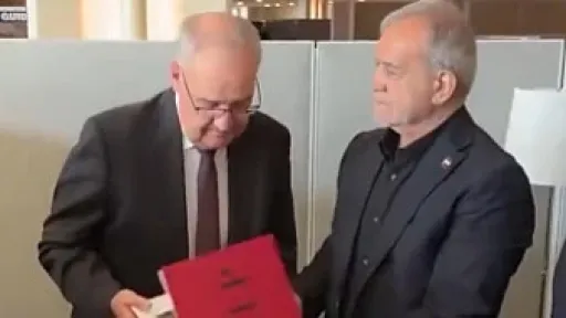 Iranski predsjednik Pezeshkian poklonio knjigu &scaron;vicarskom predsjedniku na Generalnoj skup&scaron;tini UN-a