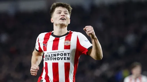 Esmir Bajraktarević asistirao za gol u pobjedi PSV-a nad Heerenveenom rezultatom 2:0 u Erediviziji