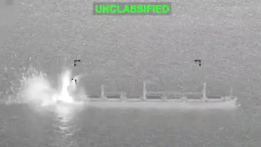 Američki borbeni avion pogodio komercijalni brod koji je isplovio iz iranske luke