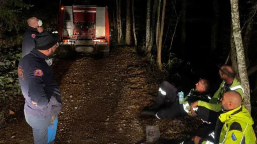 Požar na Plje&scaron;evici se &scaron;iri prema Katinom bazenu, angažovan helikopter za ga&scaron;enje