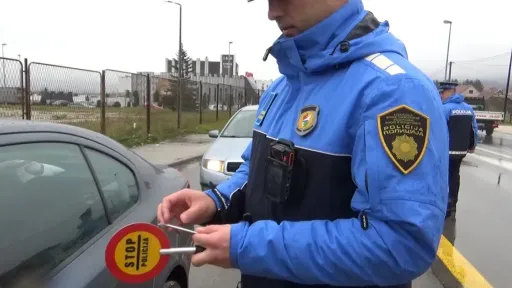 Tragedija: Dječak poginuo tokom guranja pokvarenog automobila