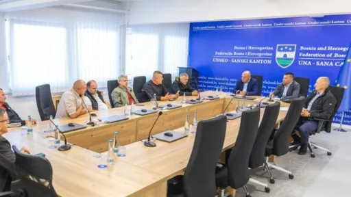 Premijer Mustafa Ružnić smijenjen, imenovanje novog saziva obustavljeno zbog vitalnog nacionalnog interesa
