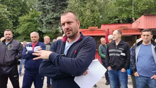 Penzioneri iz Zenice čekaju više od godinu dana na isplatu penzije, održali protest