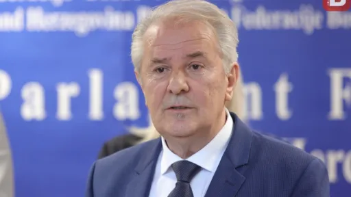 Refik Lendo na akademiji u Bugojnu naglasio potrebu za političkom odgovornošću zbog veličanja ratnih zločinaca