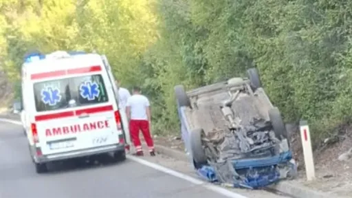 Saobraćajna nesreća na M-17 u Salakovcu: Vozač nije povrijeđen, vozilo prevrnuto