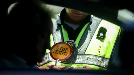 Policijski službenik iz Prijedora optužen za zloupotrebu položaja i falsifikovanje dokumenata
