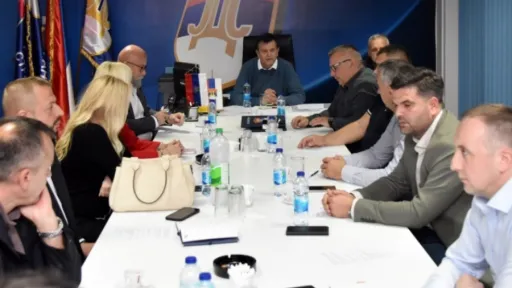 SDS započinje pregovore sa opozicijom, ali Vukanović odbija razgovore sa Blanušom zbog isključenja Petrovića iz stranke