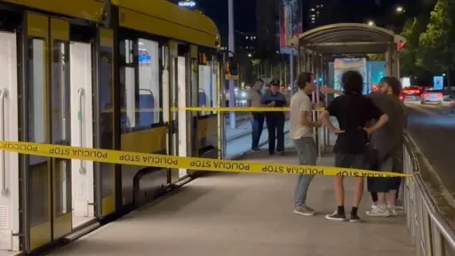 Tridesetogodi&scaron;njak te&scaron;ko povrijeđen u tramvaju u Sarajevu, napadač u bijegu