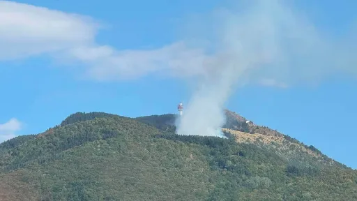 Požar na Trebeviću iznad Sarajeva prijavljen danas oko 16 sati, dim vidljiv iz grada