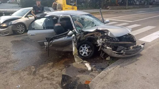 U saobraćajnoj nesreći u Trebinju povrijeđeni supružnici, žena teško, a muž lakše, policija istražuje uzrok incidenta