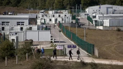 Vi&scaron;e od 500 migranata u Unsko-sanskom kantonu, zapadna ruta kroz Krajinu ostaje aktivna, navodi Žarko Laketa