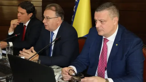 Vojin Mijatović razriješen dužnosti federalnog ministra i dopremijera FBiH nakon zabrane Vrhovnog suda FBiH