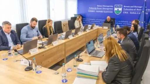 Skup&scaron;tina USK izglasala nepovjerenje Vladi Mustafe Ružnića, formiranje nove obustavljeno zbog za&scaron;tite vitalnog nacionalnog interesa