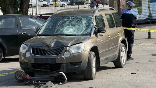 Saobraćajna nesreća u centru Sarajeva: Povrijeđena jedna osoba u sudaru automobila i električnog romobila
